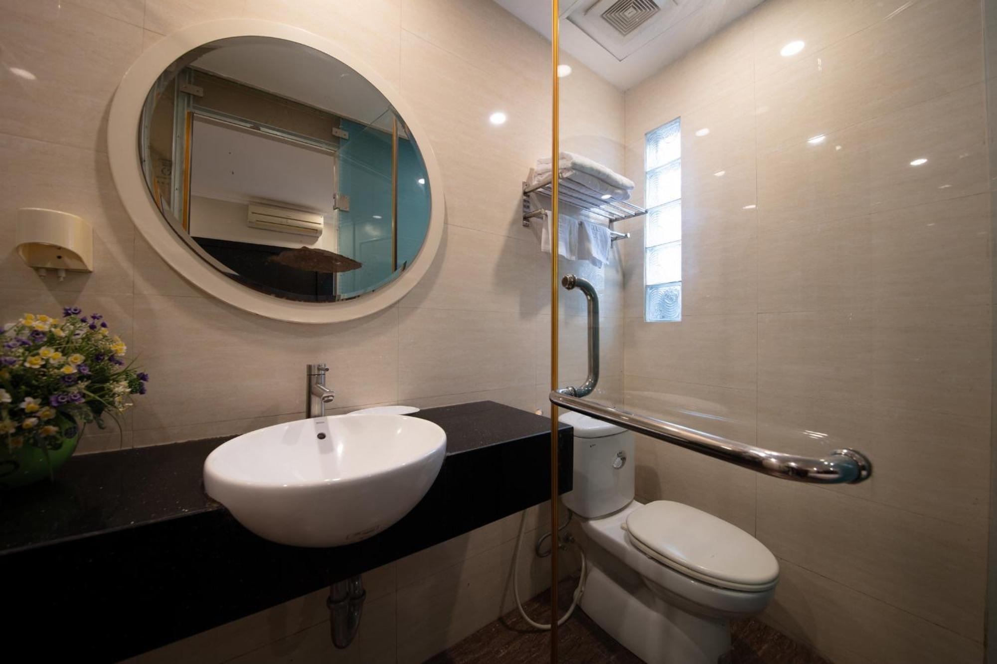 Omina Hanoi Hotel & Travel Exteriör bild