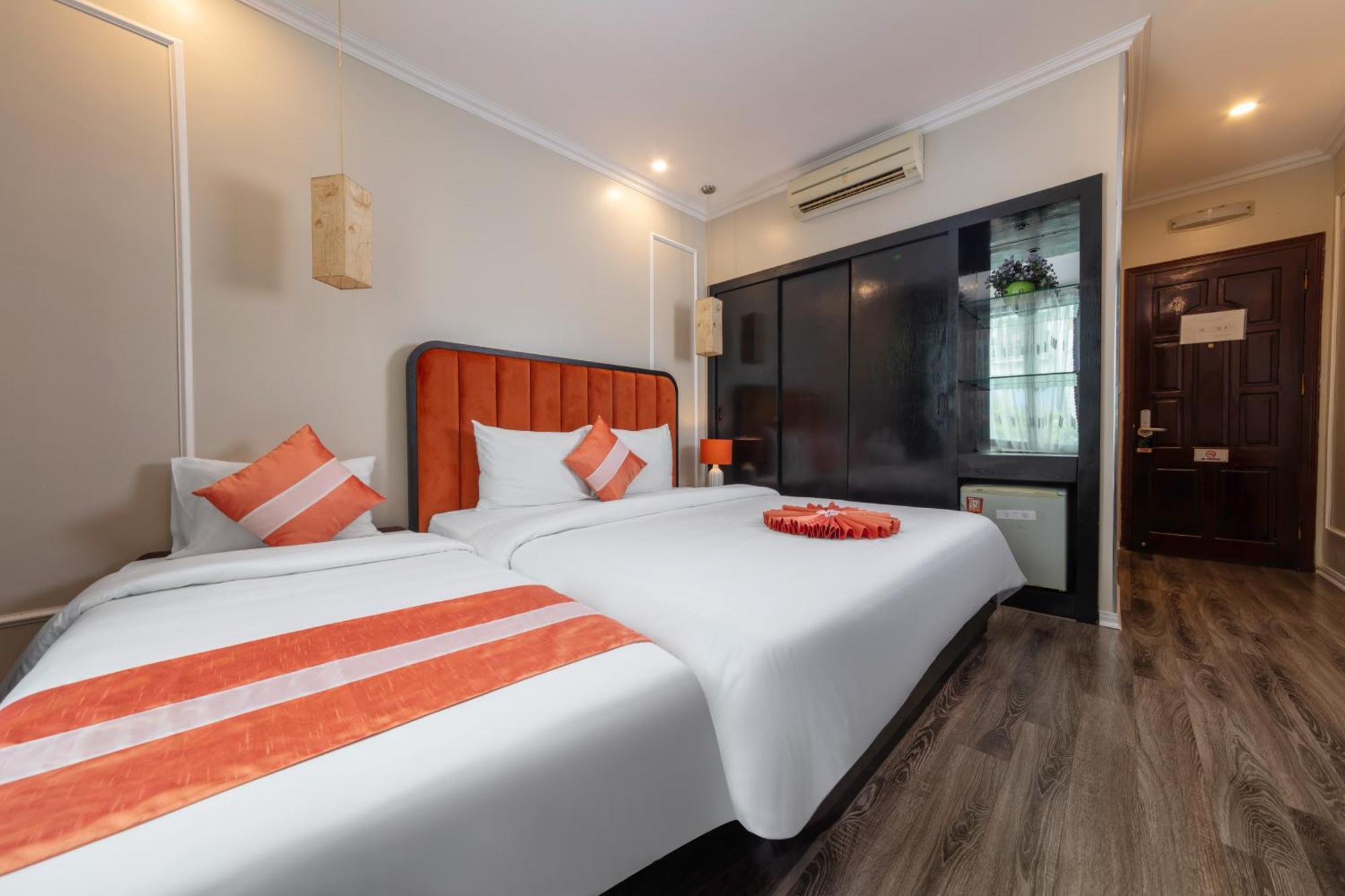 Omina Hanoi Hotel & Travel Exteriör bild