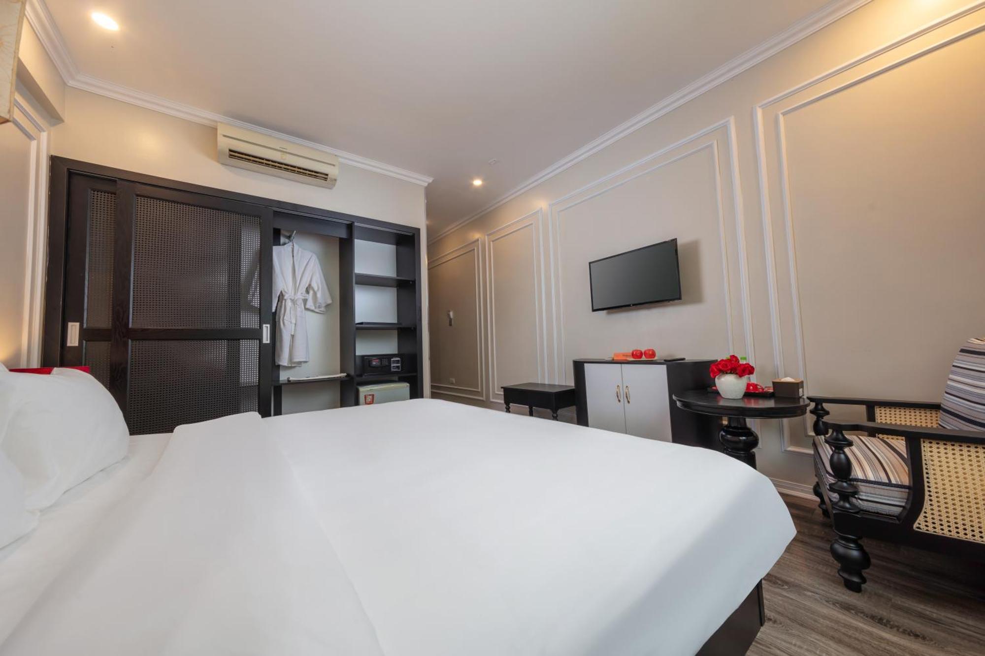 Omina Hanoi Hotel & Travel Exteriör bild