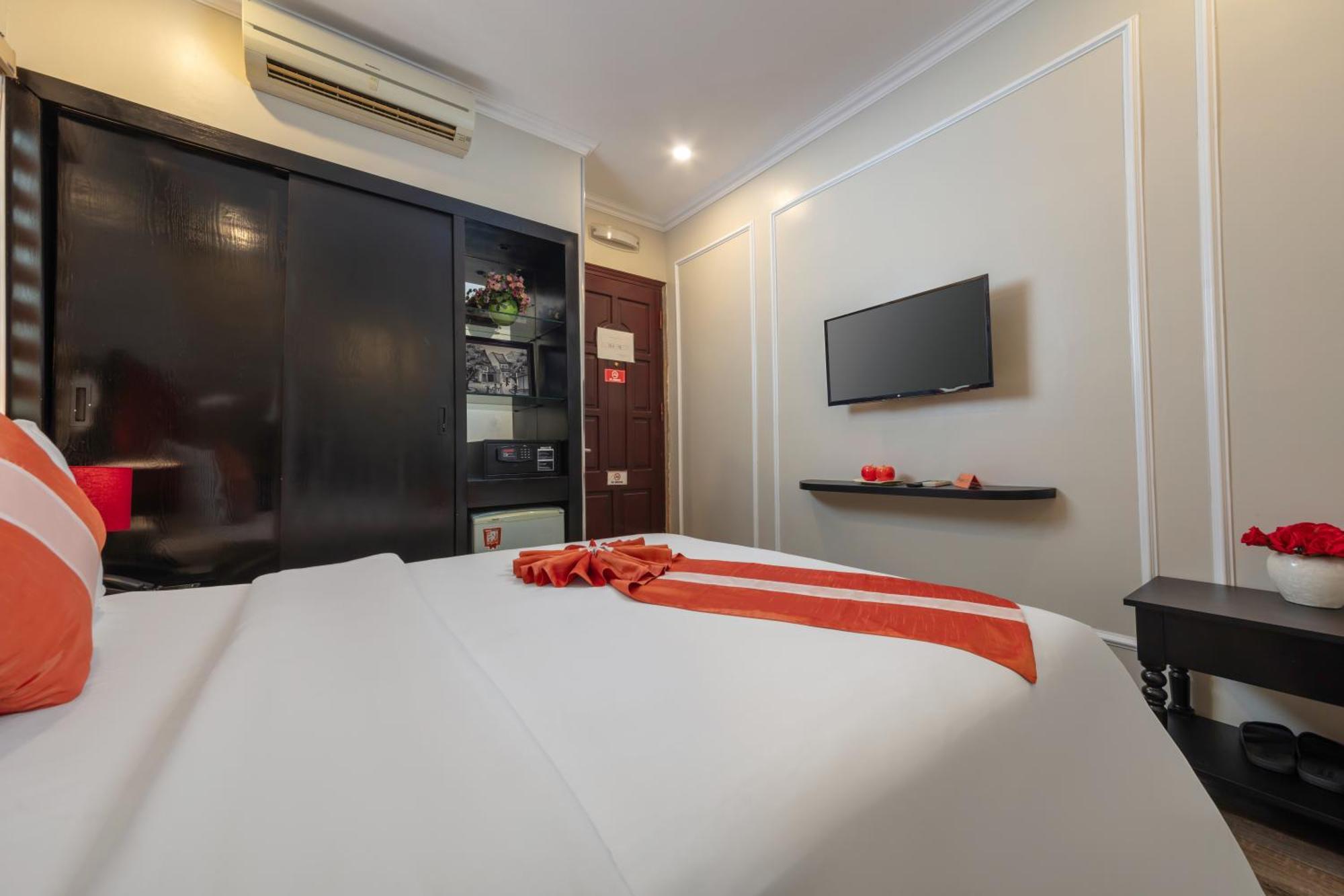 Omina Hanoi Hotel & Travel Exteriör bild