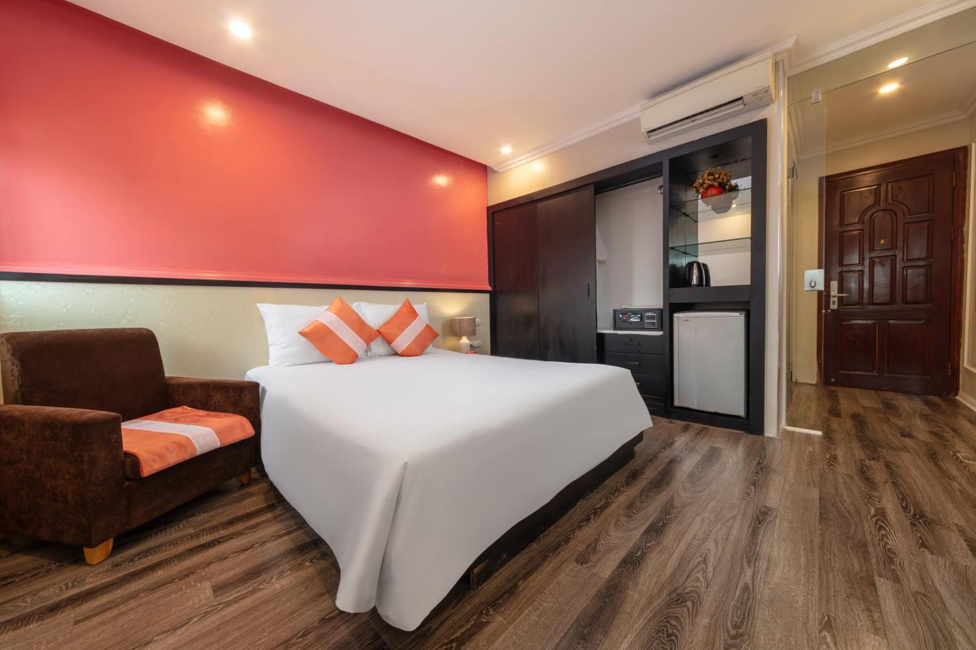 Omina Hanoi Hotel & Travel Exteriör bild