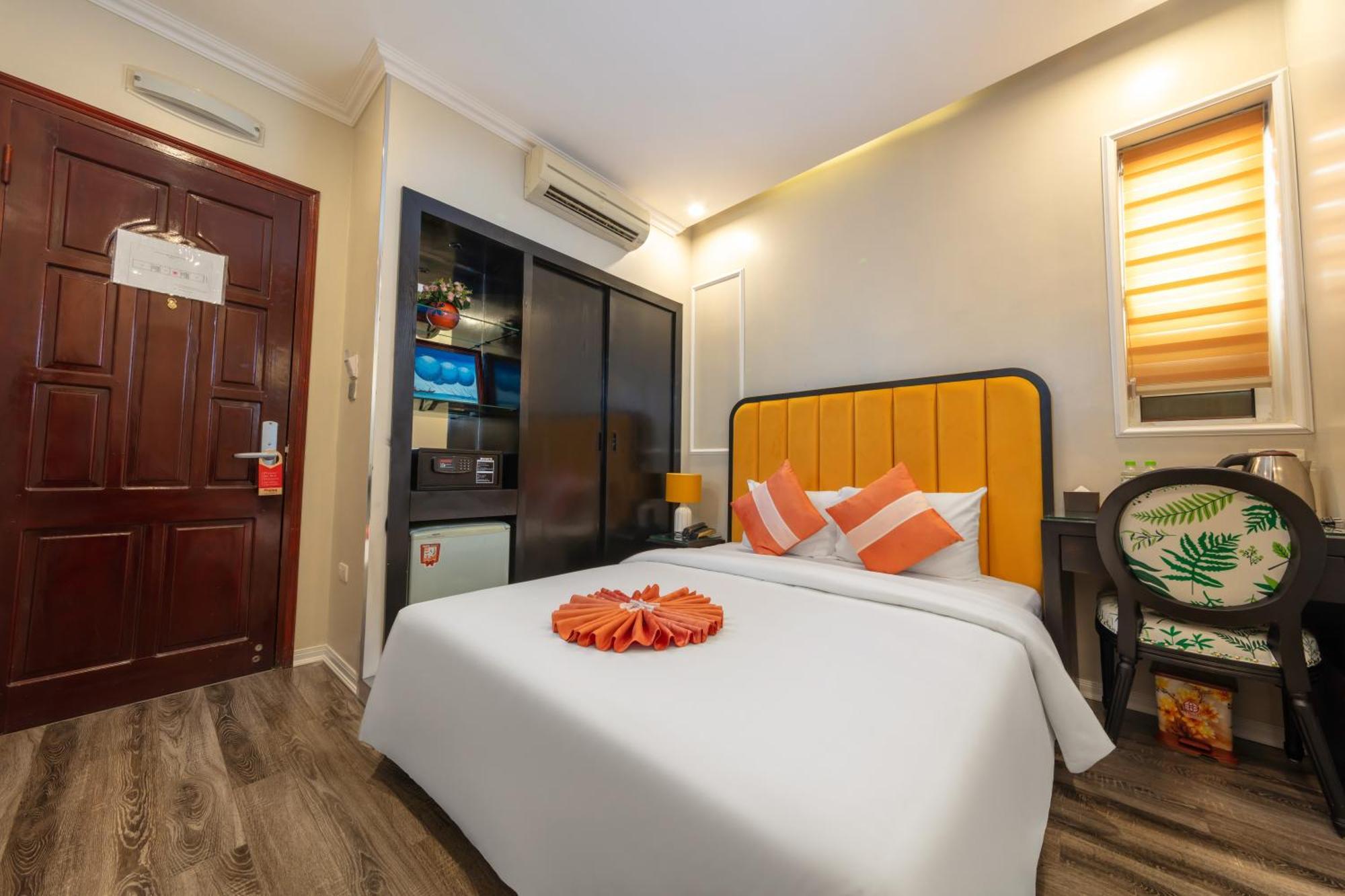 Omina Hanoi Hotel & Travel Exteriör bild